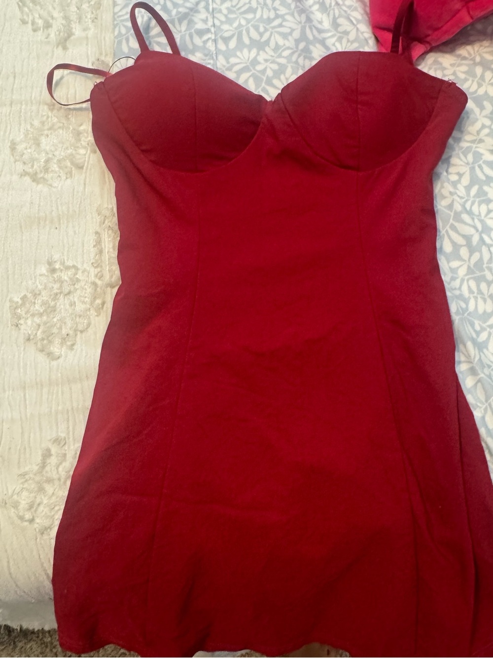 Windsor Red Dress with built in padding - Picture 2 of 4